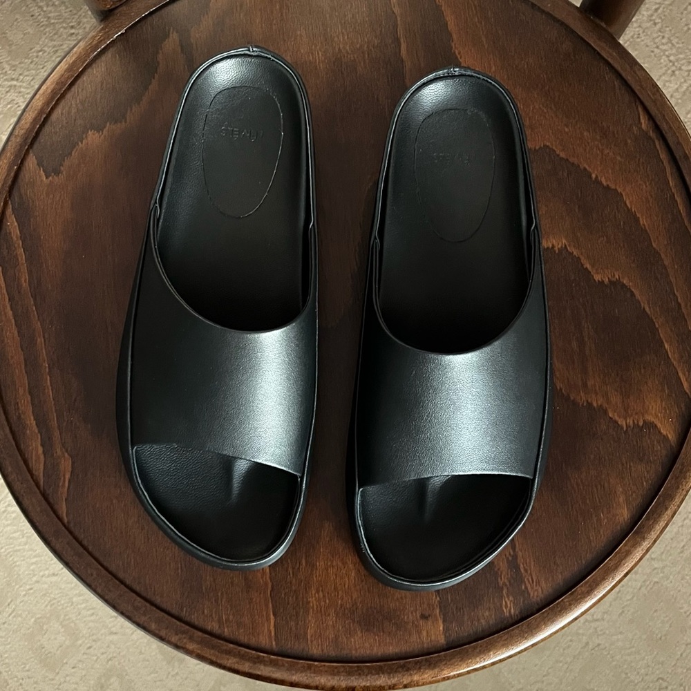 Léméls Black Mold Slides | US 8